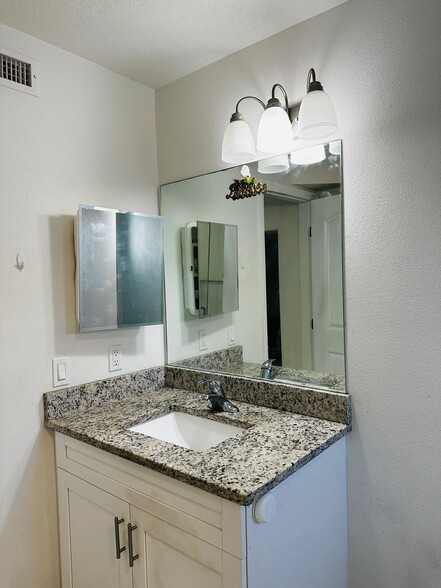 Bathroom - 1701 W Cluster Ave