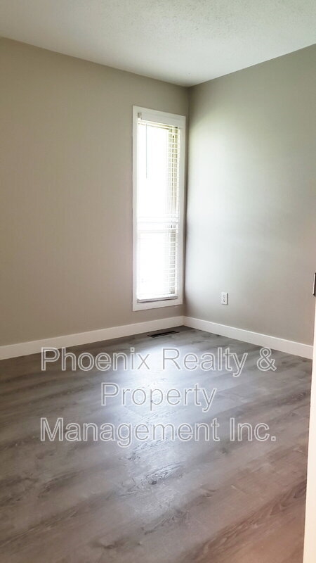 Building Photo - 1362 Tipperary St