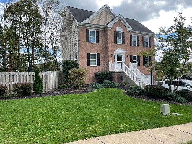 Primary Photo - 104 Pine Creek Dr