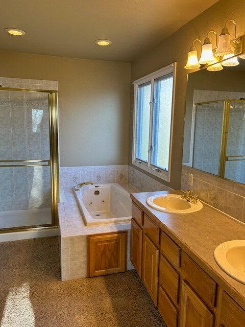 Building Photo - 3670 Point Dr