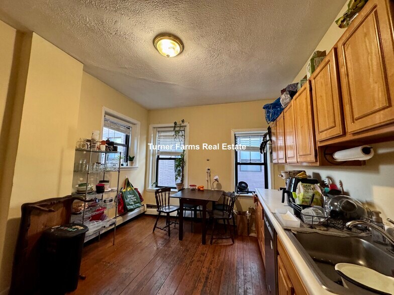 Building Photo - 1516 Tremont St