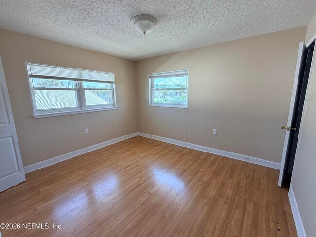 Building Photo - 342 Tarpon Ave