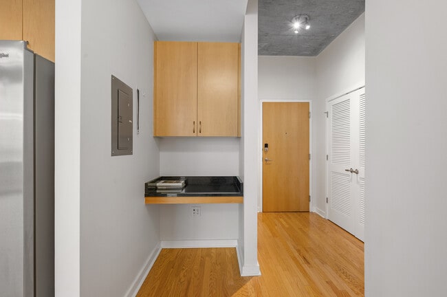 Building Photo - 400 W Peachtree St NW