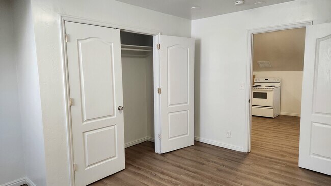 Building Photo - 773 S 400 E