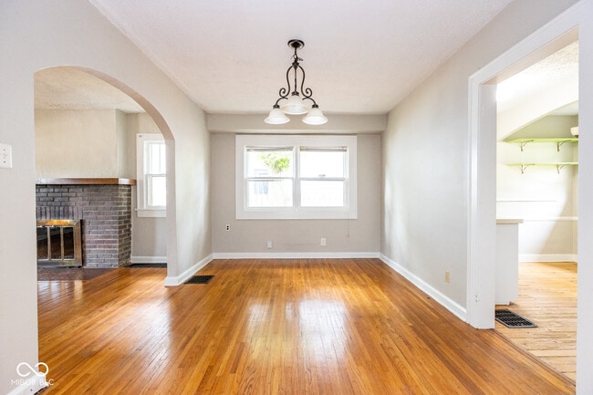 Building Photo - 5144 Winthrop Ave