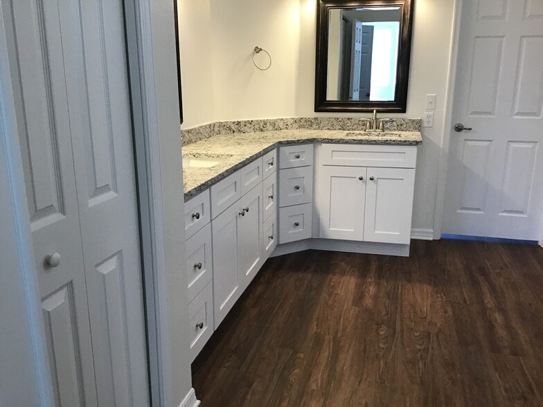 Building Photo - 428 Knight Land Ct