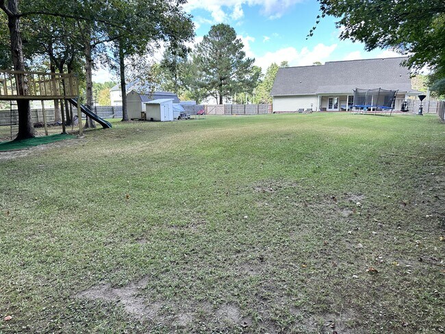 Building Photo - 304 Chisholm Trail