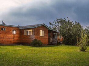 Building Photo - 3 Bedroom Home With Garage - Victor