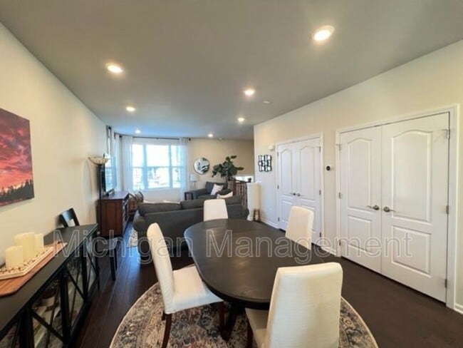 Building Photo - 263 N Sydney Ct