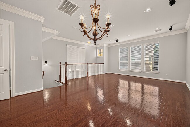 Building Photo - 3308 Clearview Cir