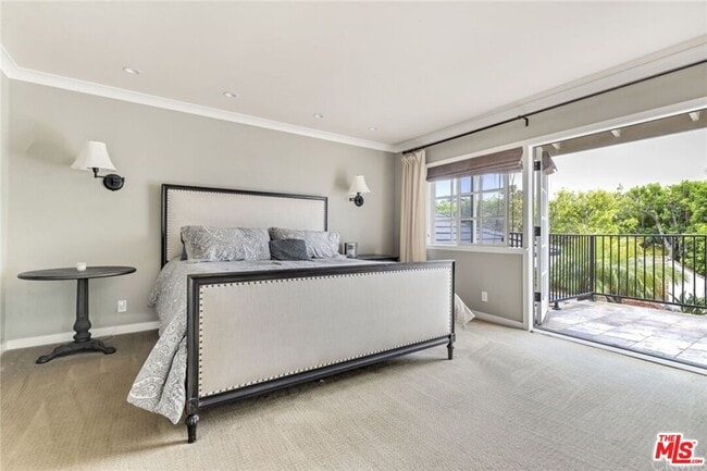 Building Photo - 815 Camphor St