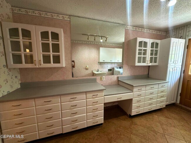 Building Photo - 1067 Villa Linda Way