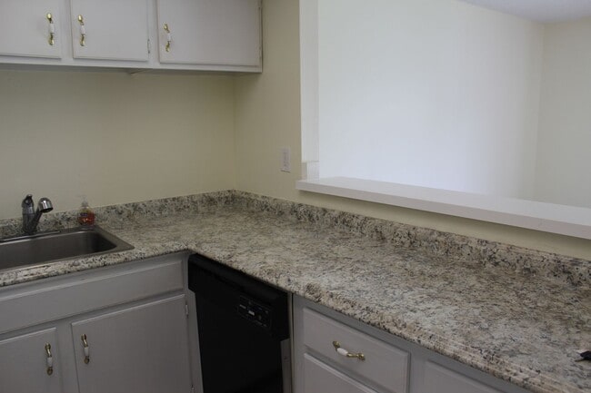 Building Photo - Gorgeous one bedroom unit with balcony