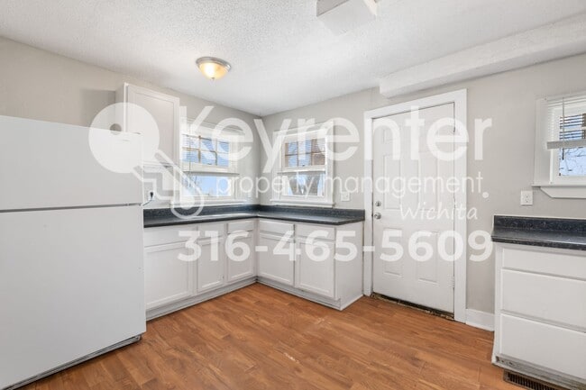 Building Photo - 1549 N Holyoke Ave