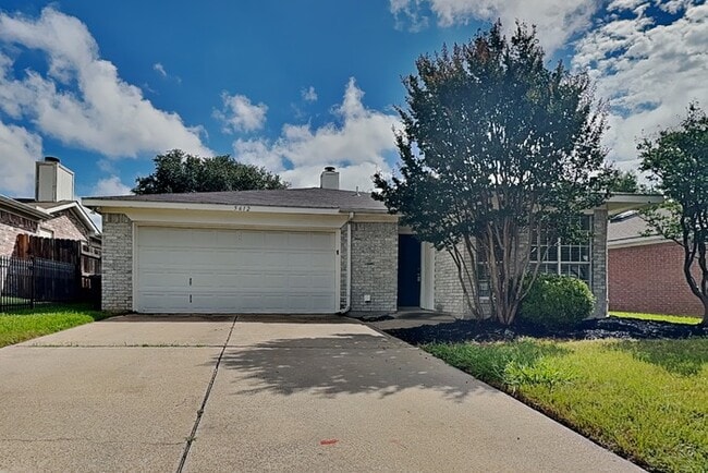 Building Photo - 5612 Northfield Dr