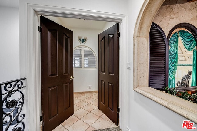 Building Photo - 4063 Benedict Canyon Dr