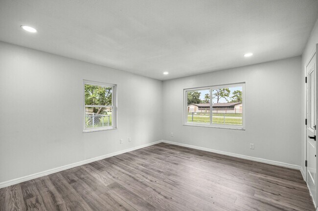 Building Photo - 5 Bahia Court Trce