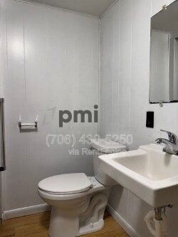 Building Photo - 687 Ada St