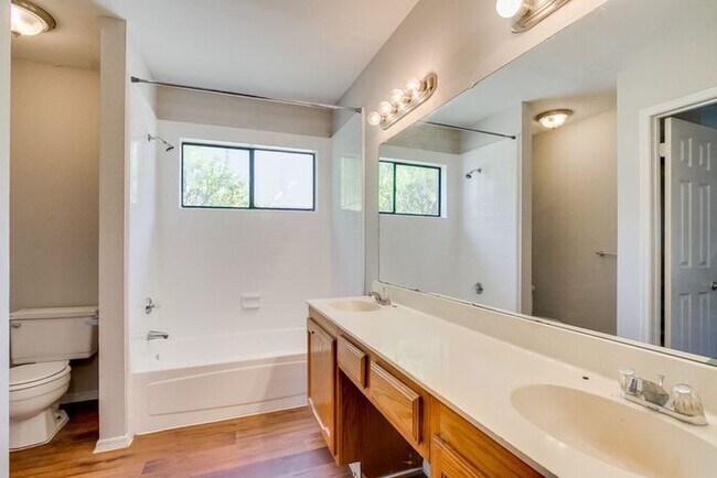 Building Photo - No Application Fees*$500.00 off 1st Months...