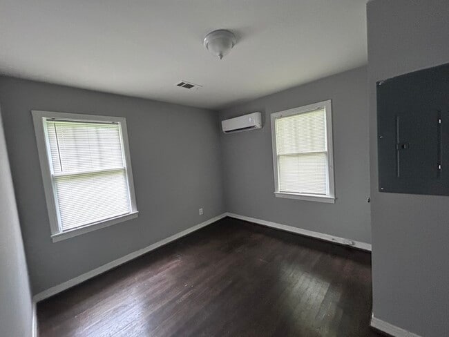 Building Photo - 3402 33rd Ct N