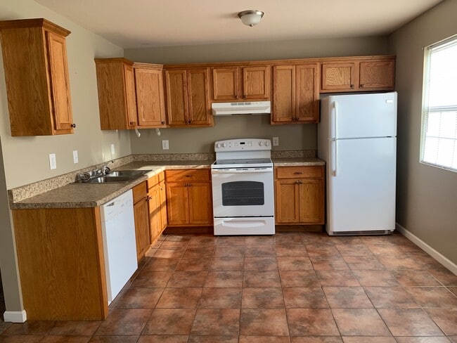 Building Photo - 3bed/2bath Home close to Community Center