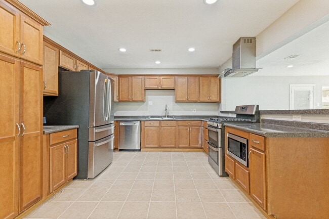 Building Photo - "Discover Spacious Comfort: 4-Bed, 2-Bath Home on Rockhill Road, Fort Worth!"