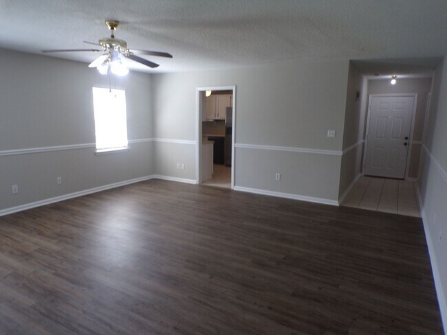 Building Photo - 1019 Furia Dr