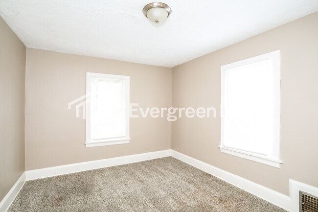 Building Photo - 2004 Dale Rd