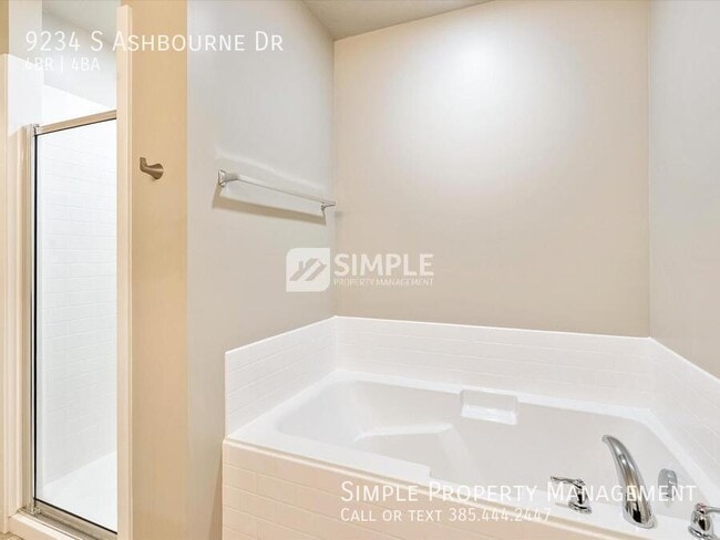 Building Photo - 9234 Ashbourne Dr