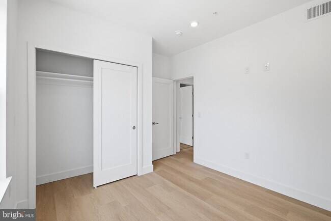 Building Photo - 3637 N 16th St