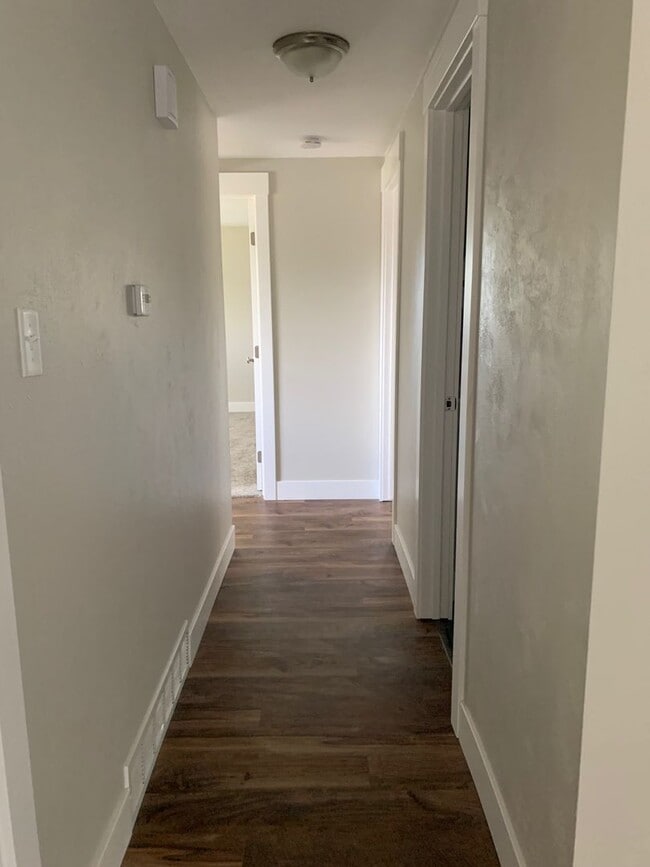 Building Photo - Beautiful 4 Bedroom 3 Bathroom Home in Wes...