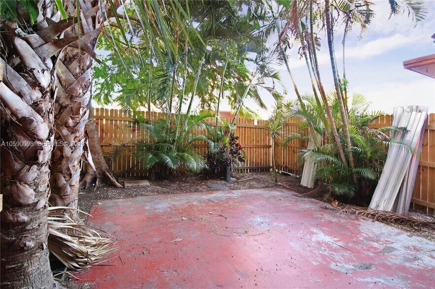 Building Photo - 270 NE 142nd St