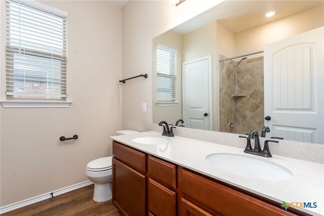Building Photo - 1605 Henbit Ln