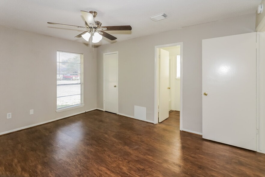 Building Photo - 5139 Wickview Ln