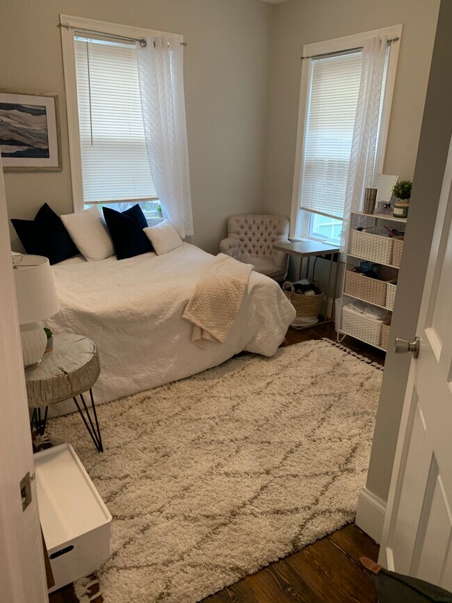 Building Photo - 71 Hillside St