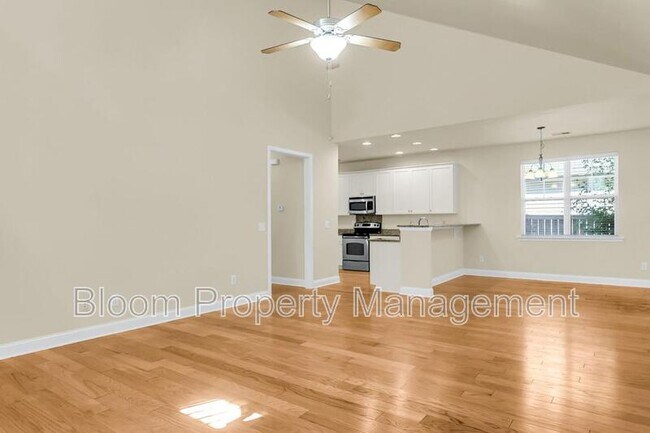 Building Photo - 2649 Lohr Dr