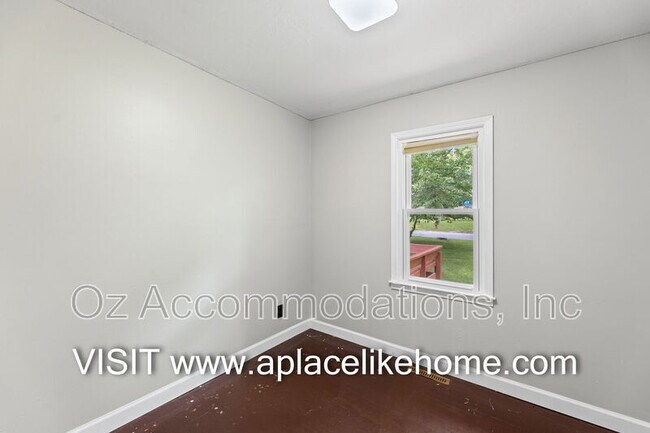 Building Photo - 8201 E 110th St