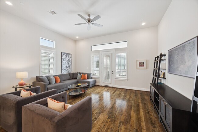 Building Photo - 4721 Banning Dr