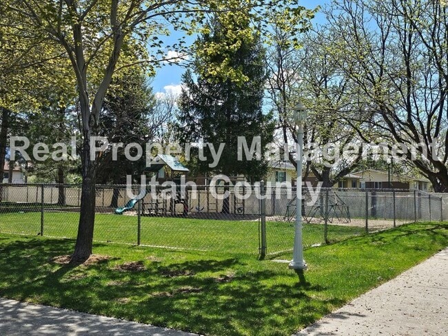 Building Photo - 42 W 680 N