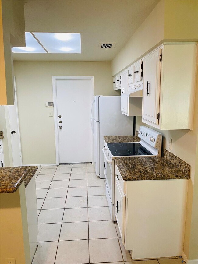 Building Photo - 410 Merrymount Ct
