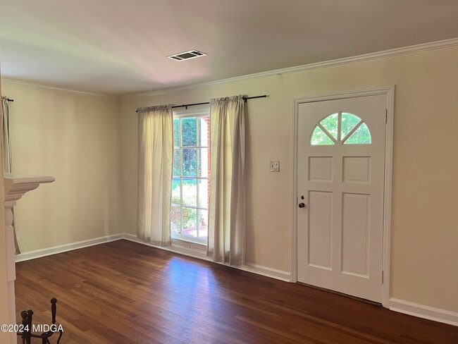 Building Photo - 110 Bragg St