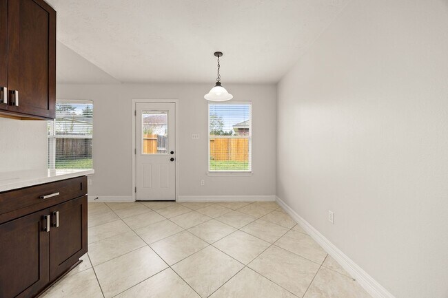 Building Photo - 29123 Foxingham Cir