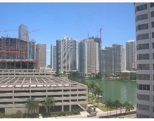 Building Photo - 825 Brickell Bay Dr