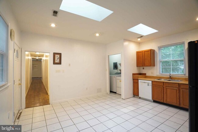 Building Photo - 7732 Little River Turnpike
