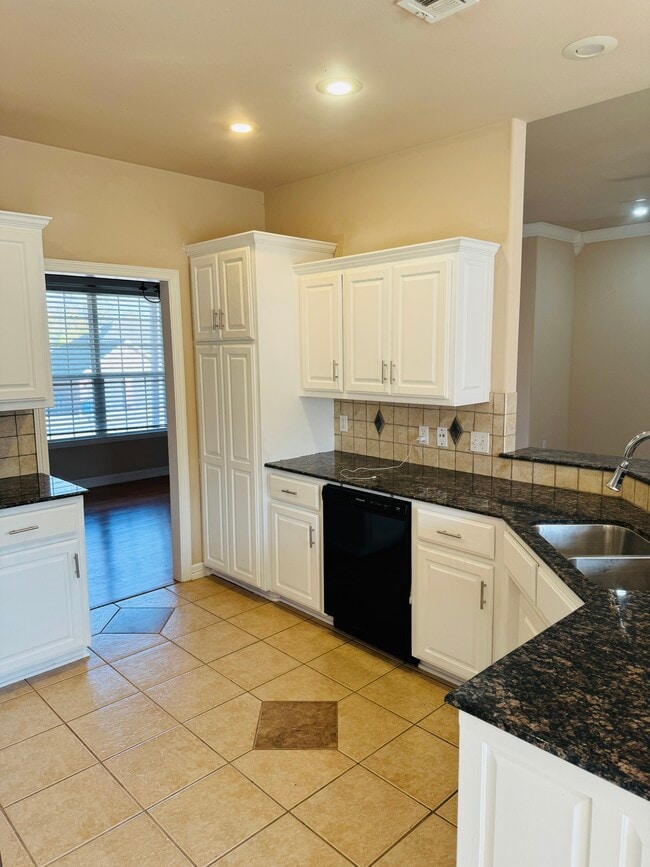 Building Photo - 3802 SW Osprey Dr