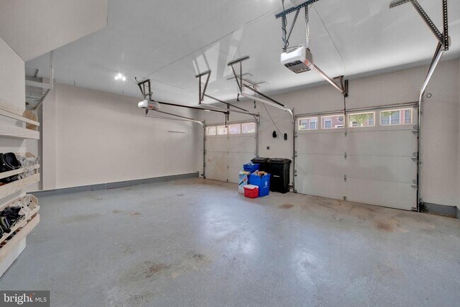 Building Photo - 1023 Grand Oak Way