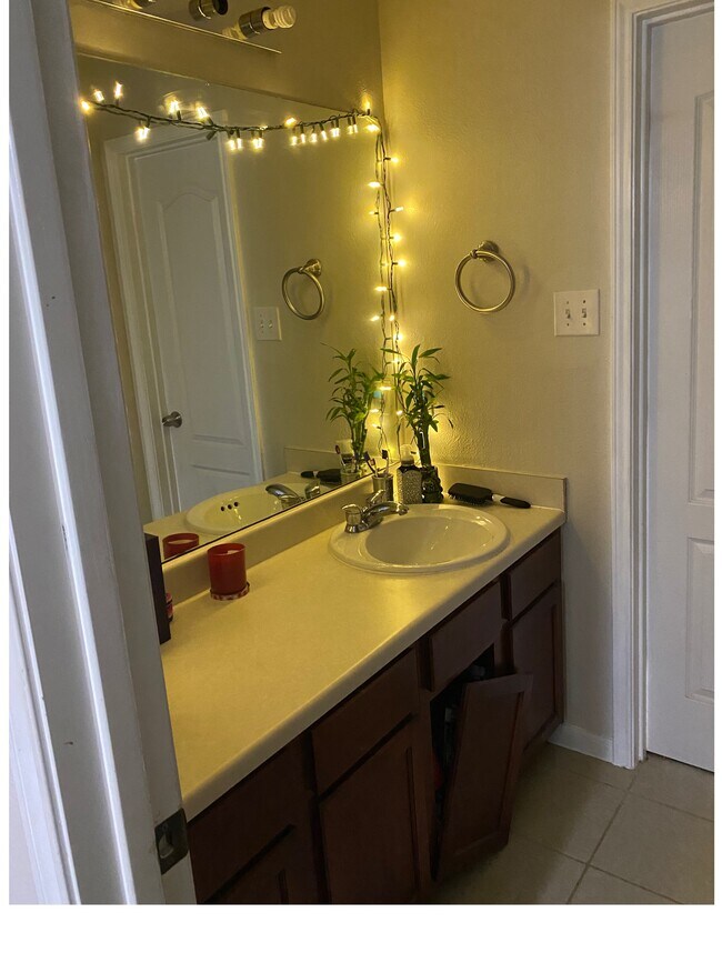 Building Photo - 10107 Olive Mount St