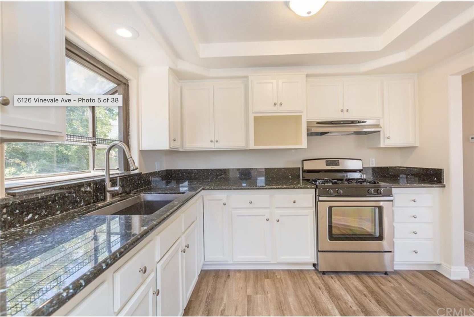 Kitchen - 6128 Vinevale Ave