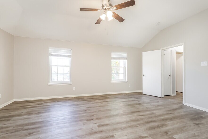 Building Photo - 29226 Spring Mist Dr