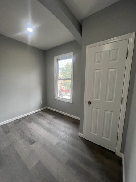Building Photo - 54 9th Ave